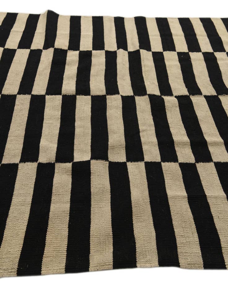 Detail image of 5' 7 x 7' 6  Hand Woven Kilim Modern Wool Rug