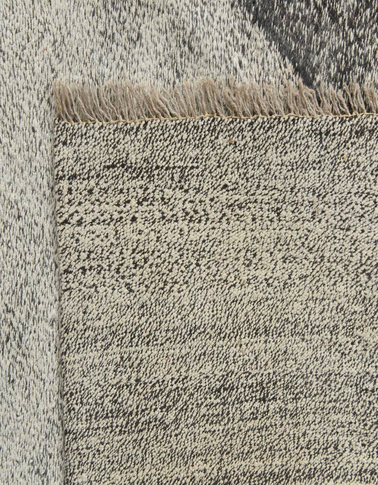 Detail image of 7' 10 x 9' 10  Hand Woven Kilim Modern Wool Rug