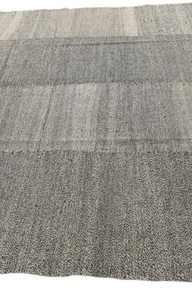 Detail image of 8' 7 x 9' 9 Hand Woven Kilim Modern Wool Rug