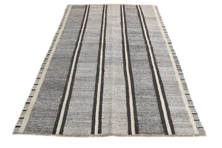 Detail image of 5' 5 x 8' Hand Woven Kilim Modern Wool Rug