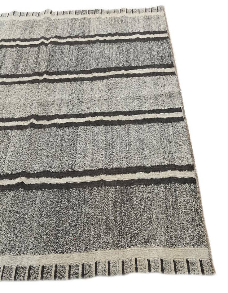 Detail image of 5' 5 x 8'  Hand Woven Kilim Modern Wool Rug