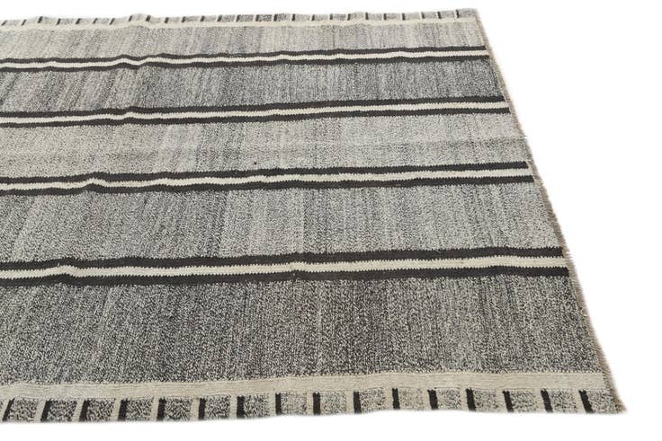 Detail image of 5' 5 x 8' Hand Woven Kilim Modern Wool Rug