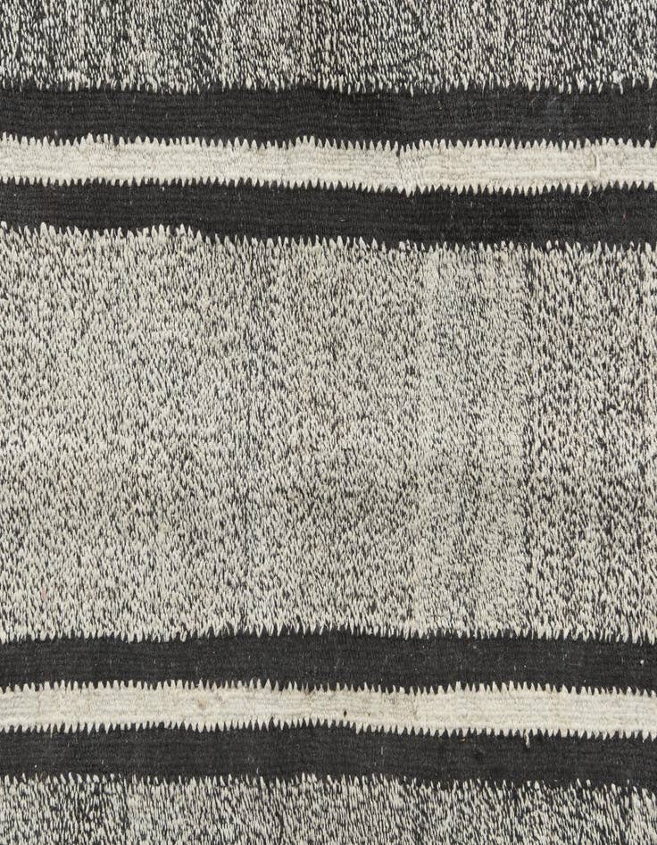 Detail image of 5' 5 x 8'  Hand Woven Kilim Modern Wool Rug