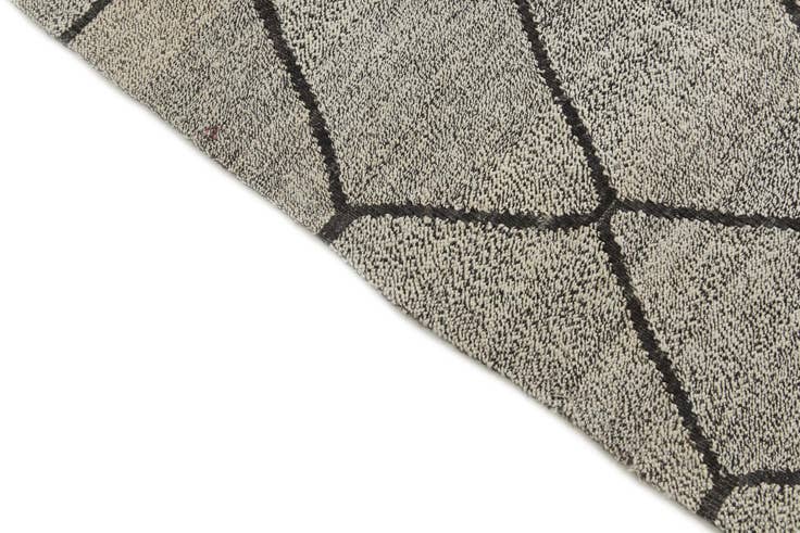 Detail image of 7' x 10' 4 Hand Woven Kilim Modern Wool Rug