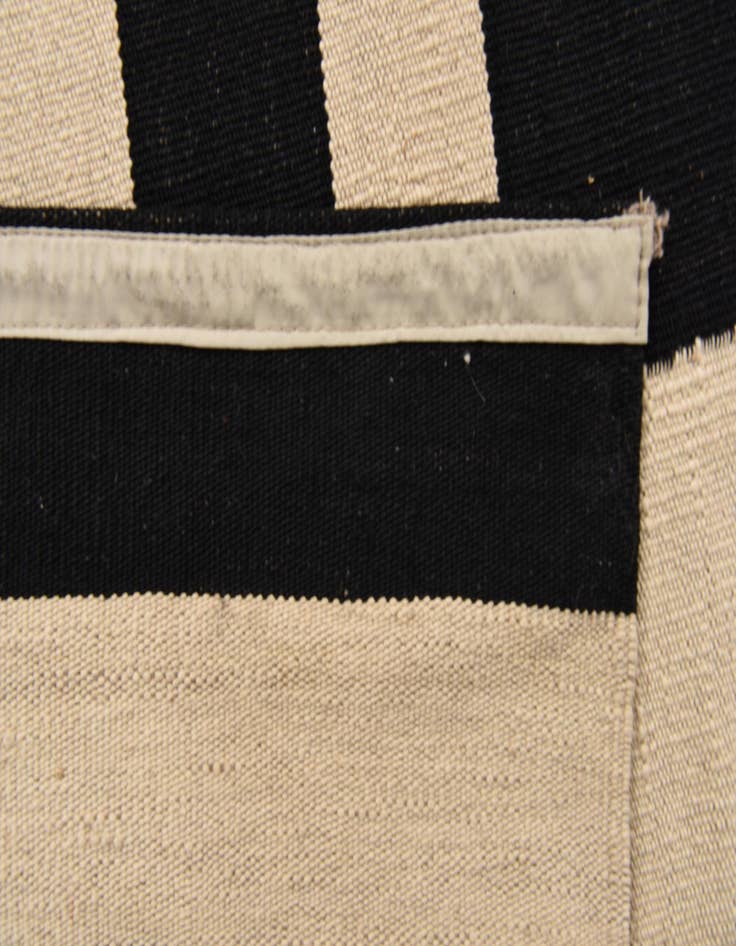 Detail image of 5' 8 x 7' 10  Hand Woven Kilim Modern Wool Rug