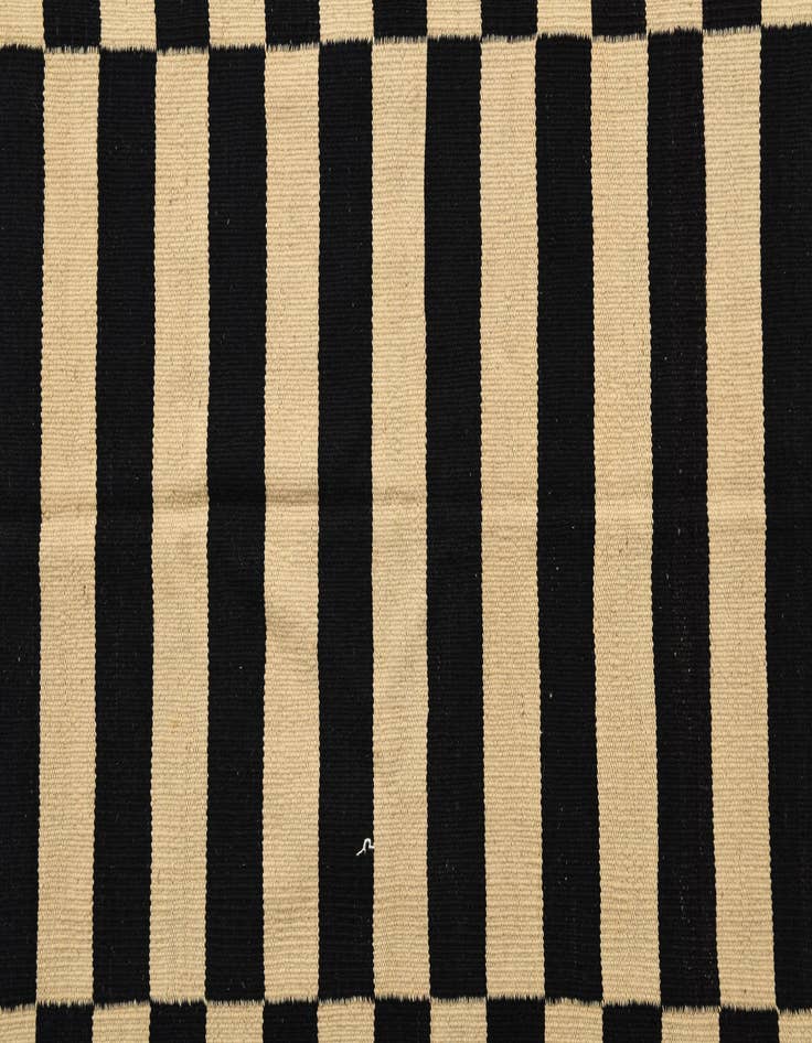 Detail image of 5' 9 x 7' 9  Hand Woven Kilim Modern Wool Rug