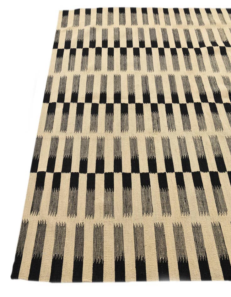 Detail image of 5' 9 x 7' 8  Hand Woven Kilim Modern Wool Rug