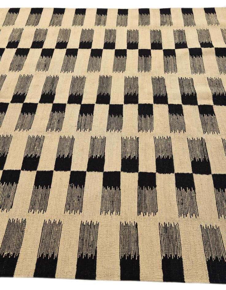 Detail image of 5' 9 x 7' 8  Hand Woven Kilim Modern Wool Rug