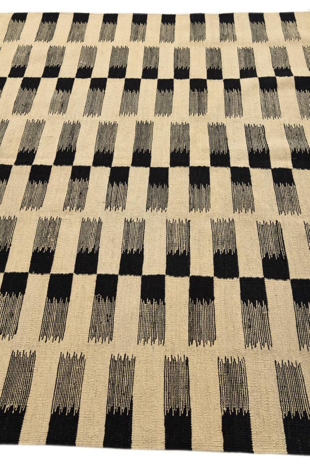 Detail image of 5' 9 x 7' 8 Hand Woven Kilim Modern Wool Rug
