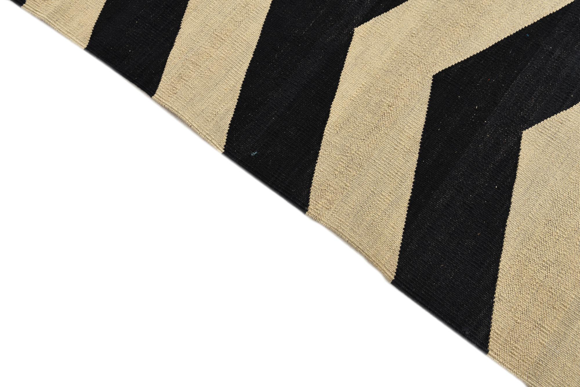 6' 10 x 9' 8 Hand Woven Kilim Modern Wool Rug