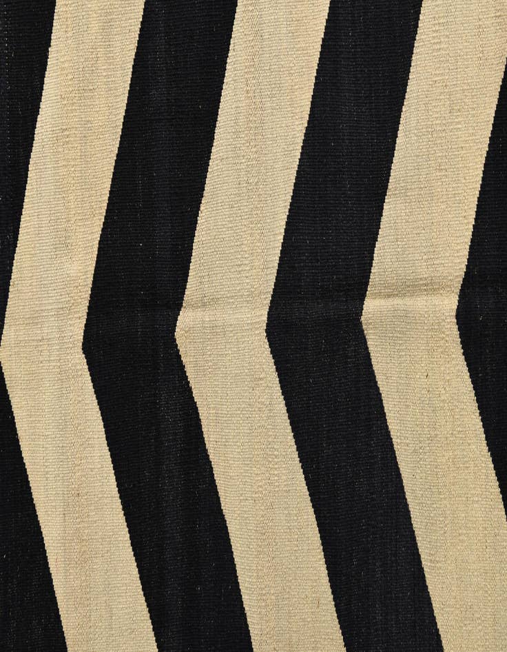 Detail image of 6' 10 x 9' 8  Hand Woven Kilim Modern Wool Rug