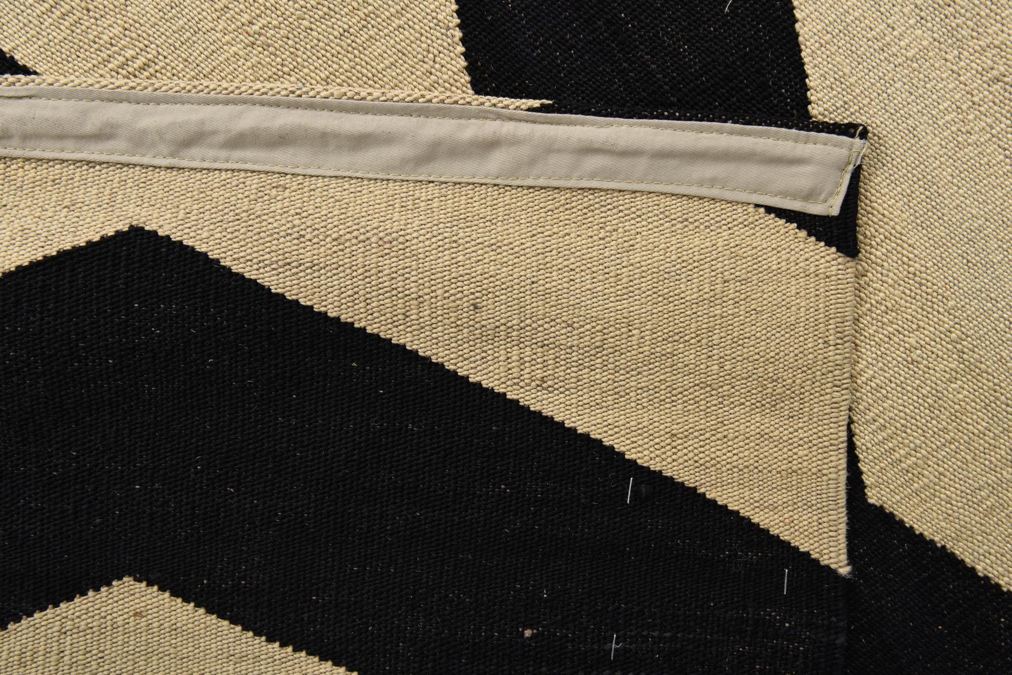 6' 10 x 9' 8 Hand Woven Kilim Modern Wool Rug