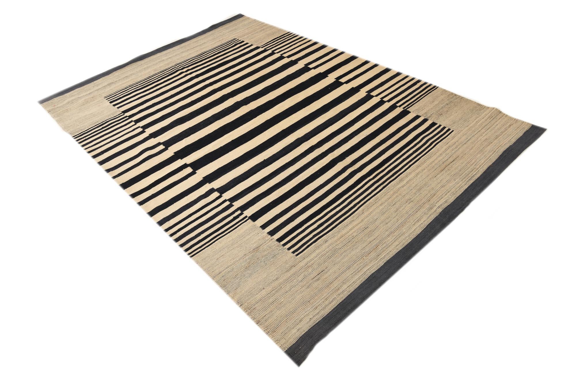 5' 5 x 7' 11 Hand Woven Kilim Modern Wool Rug