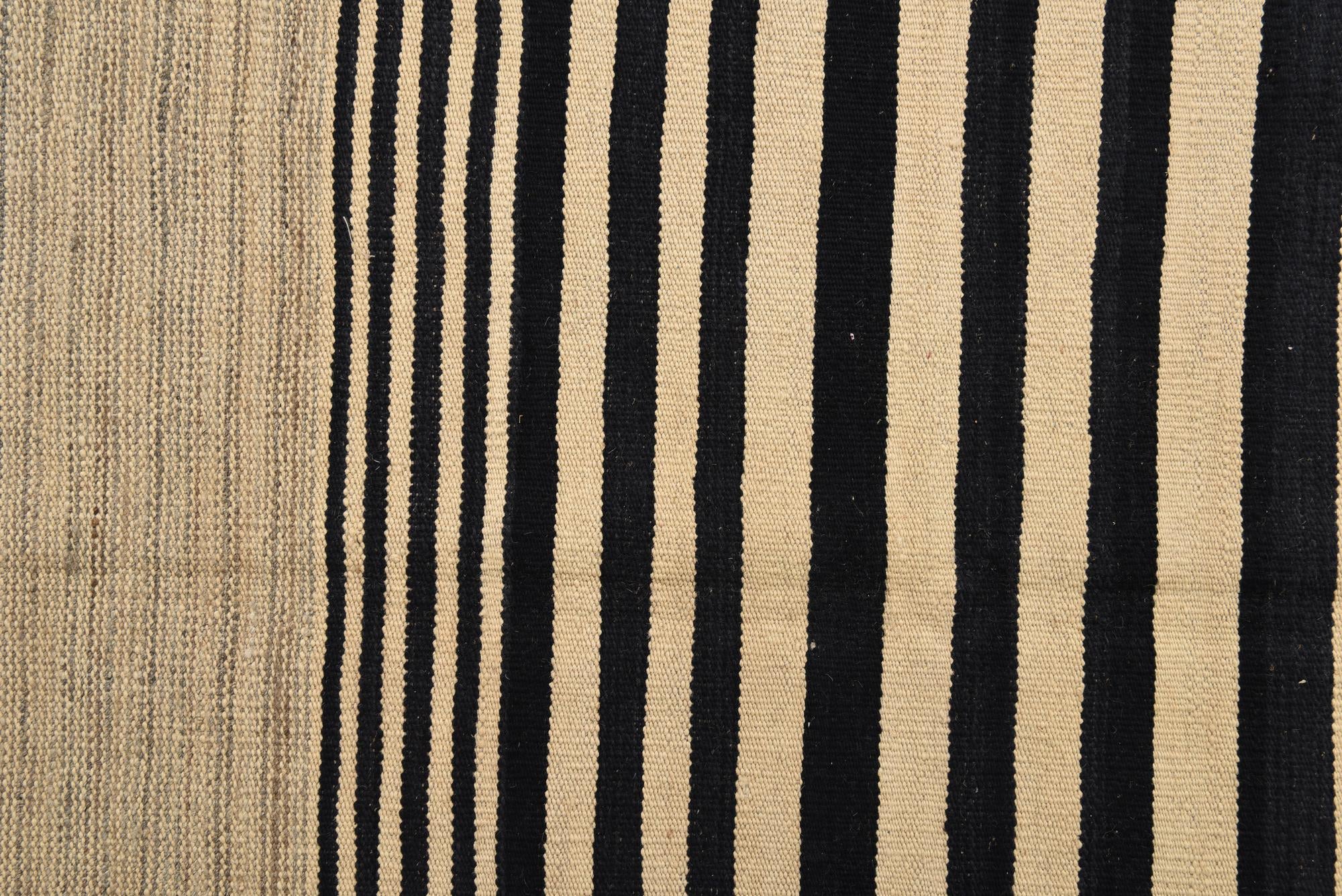 5' 5 x 7' 11 Hand Woven Kilim Modern Wool Rug