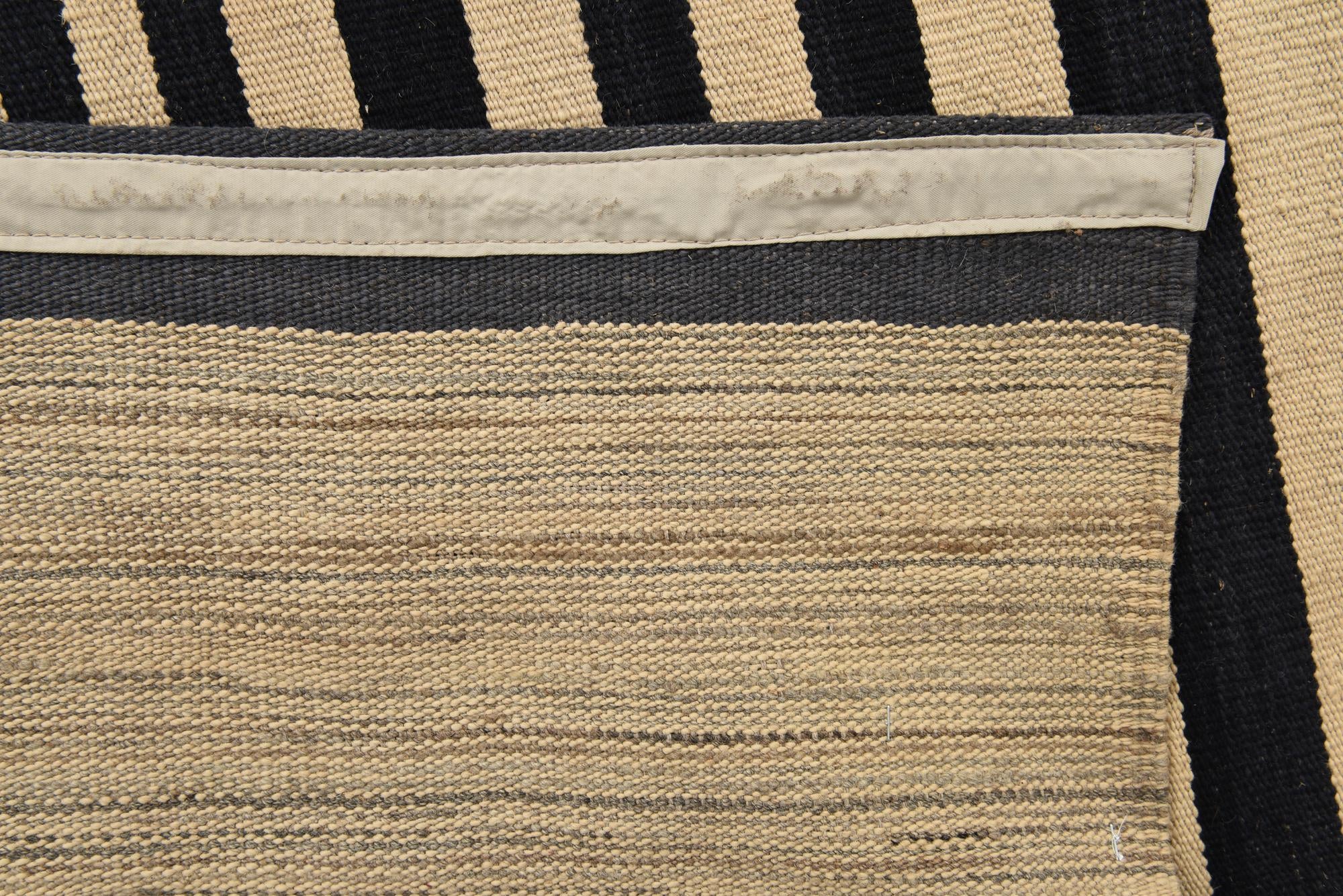 5' 5 x 7' 11 Hand Woven Kilim Modern Wool Rug