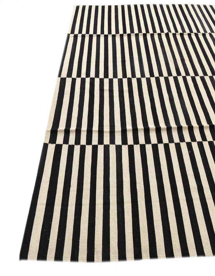 Detail image of 8' 3 x 9' 7  Hand Woven Kilim Modern Wool Rug