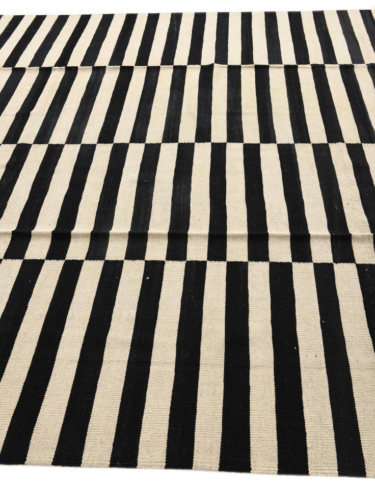 Detail image of 8' 3 x 9' 7  Hand Woven Kilim Modern Wool Rug