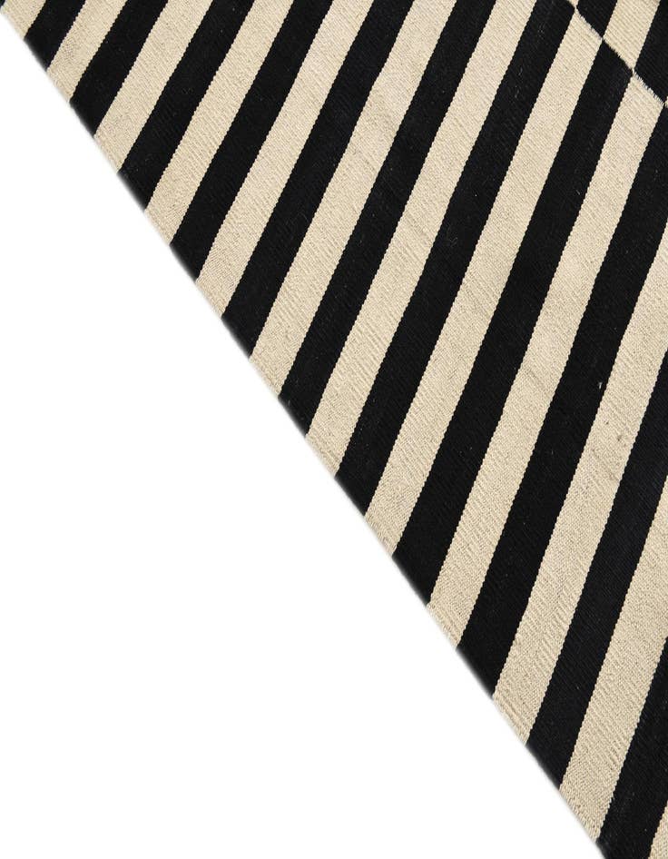 Detail image of 8' 3 x 9' 7  Hand Woven Kilim Modern Wool Rug
