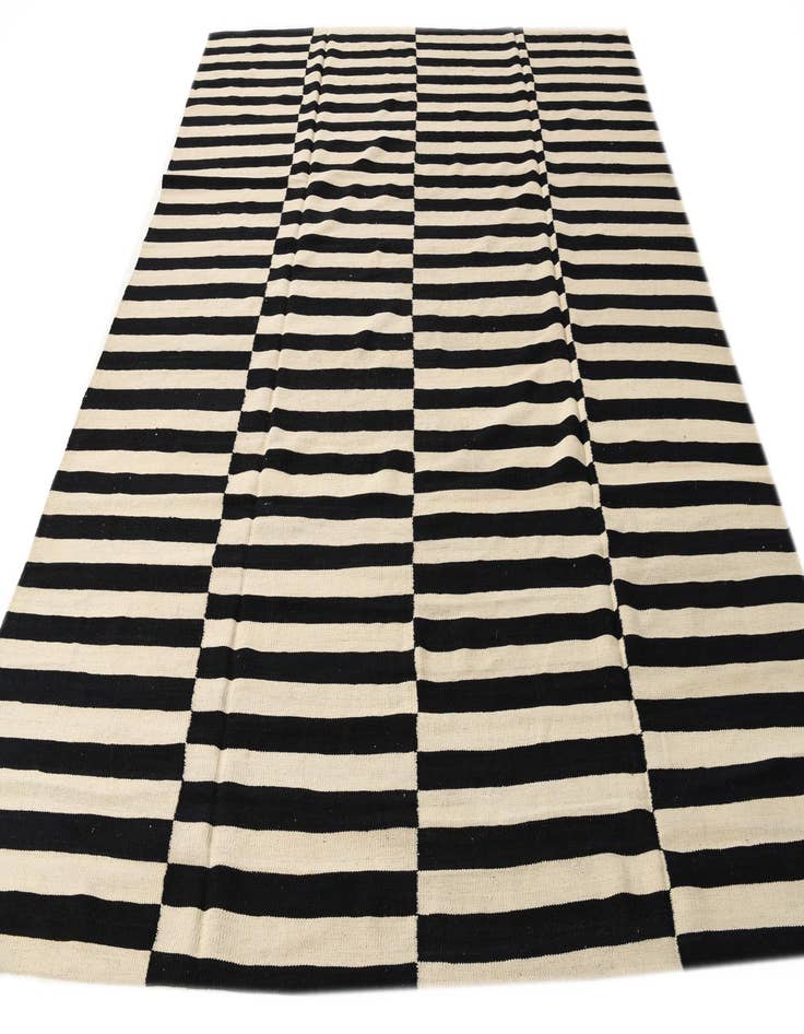 Detail image of 8' 3 x 9' 10  Hand Woven Kilim Modern Wool Rug