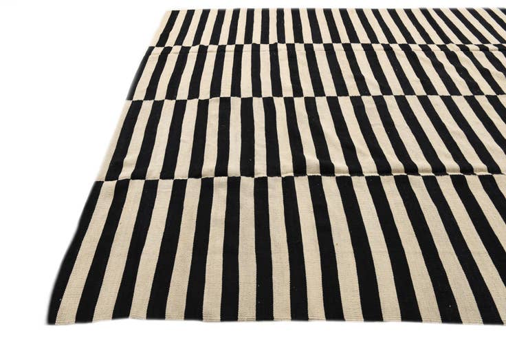 Detail image of 8' 3 x 9' 10 Hand Woven Kilim Modern Wool Rug