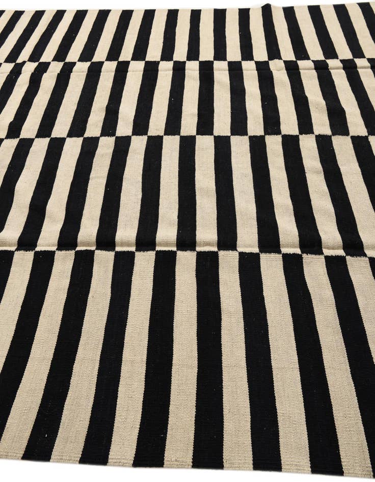 Detail image of 8' 3 x 9' 10  Hand Woven Kilim Modern Wool Rug