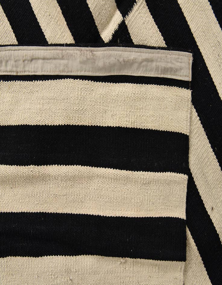 Detail image of 8' 3 x 9' 10  Hand Woven Kilim Modern Wool Rug