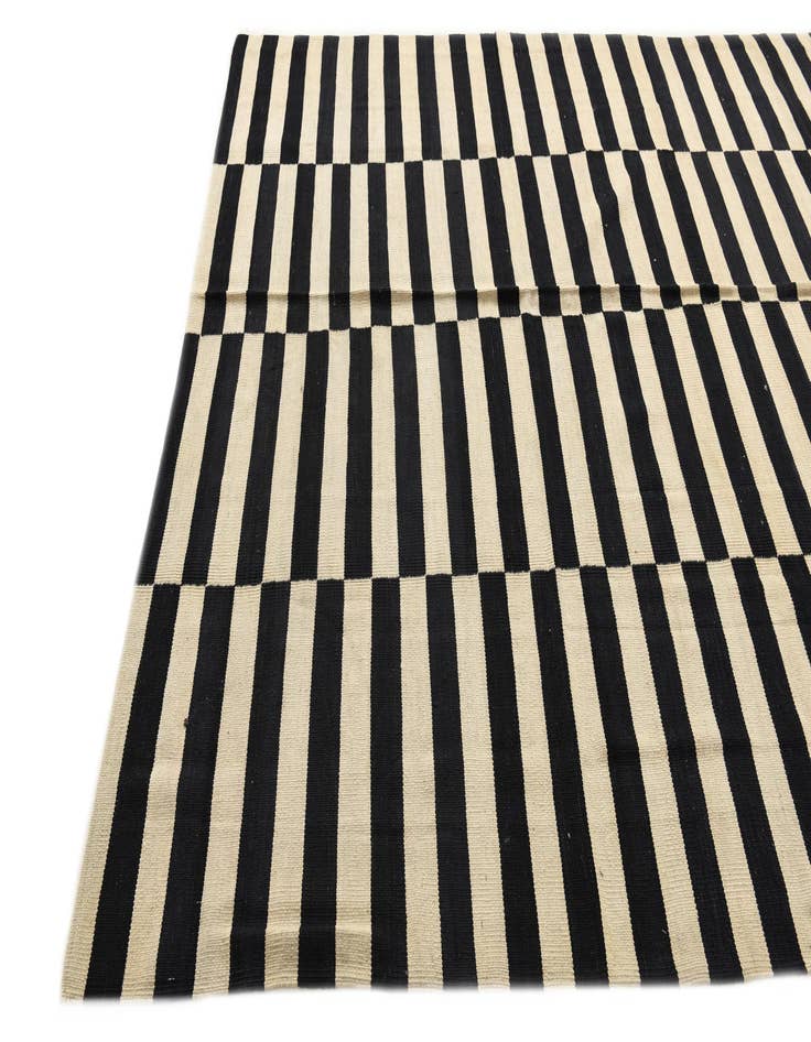 Detail image of 6' 9 x 9' 8  Hand Woven Kilim Modern Wool Rug