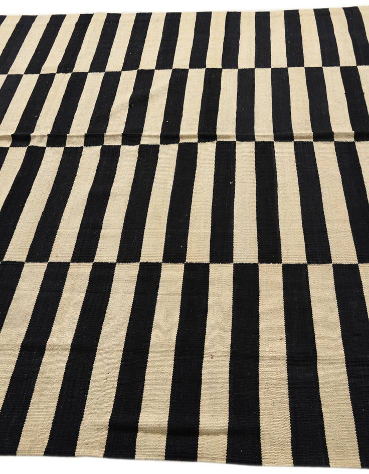 Detail image of 6' 9 x 9' 8  Hand Woven Kilim Modern Wool Rug