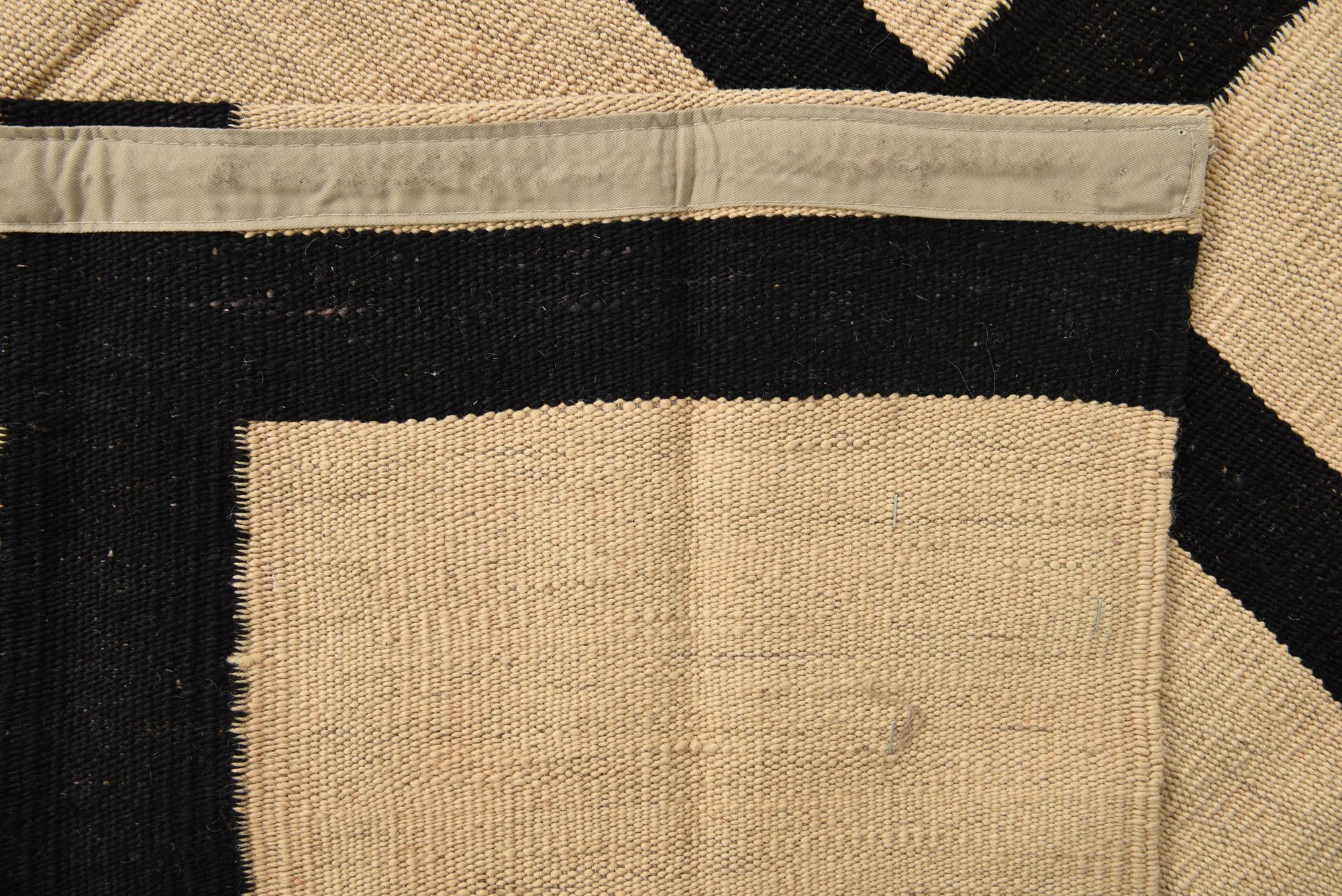 4' 1 x 5' 9 Hand Woven Kilim Modern Wool Rug