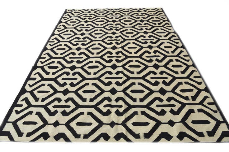 Detail image of 6' 9 x 9' 7 Hand Woven Kilim Modern Wool Rug