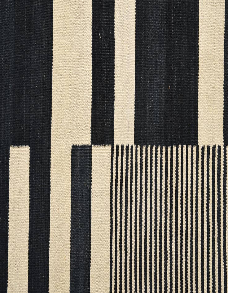 Detail image of 5' 9 x 7' 9  Hand Woven Kilim Modern Wool Rug