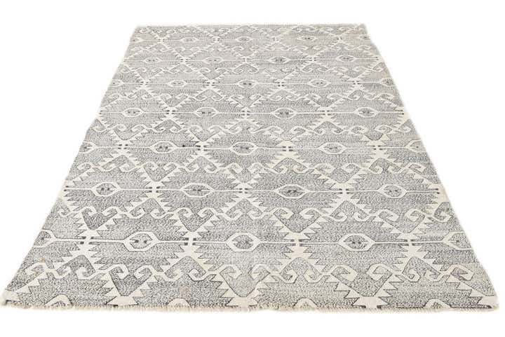 5' 7 x 7' 10 Hand Woven Kilim Modern Wool Rug
