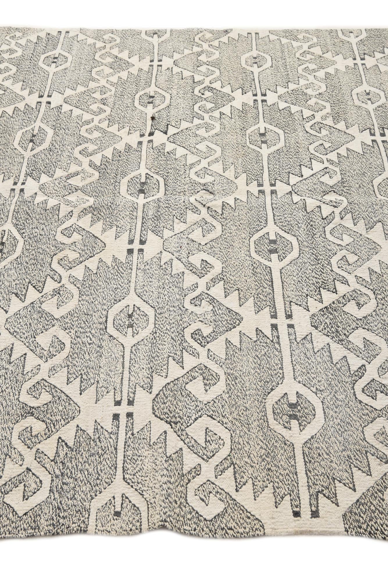 5' 7 x 7' 10 Hand Woven Kilim Modern Wool Rug