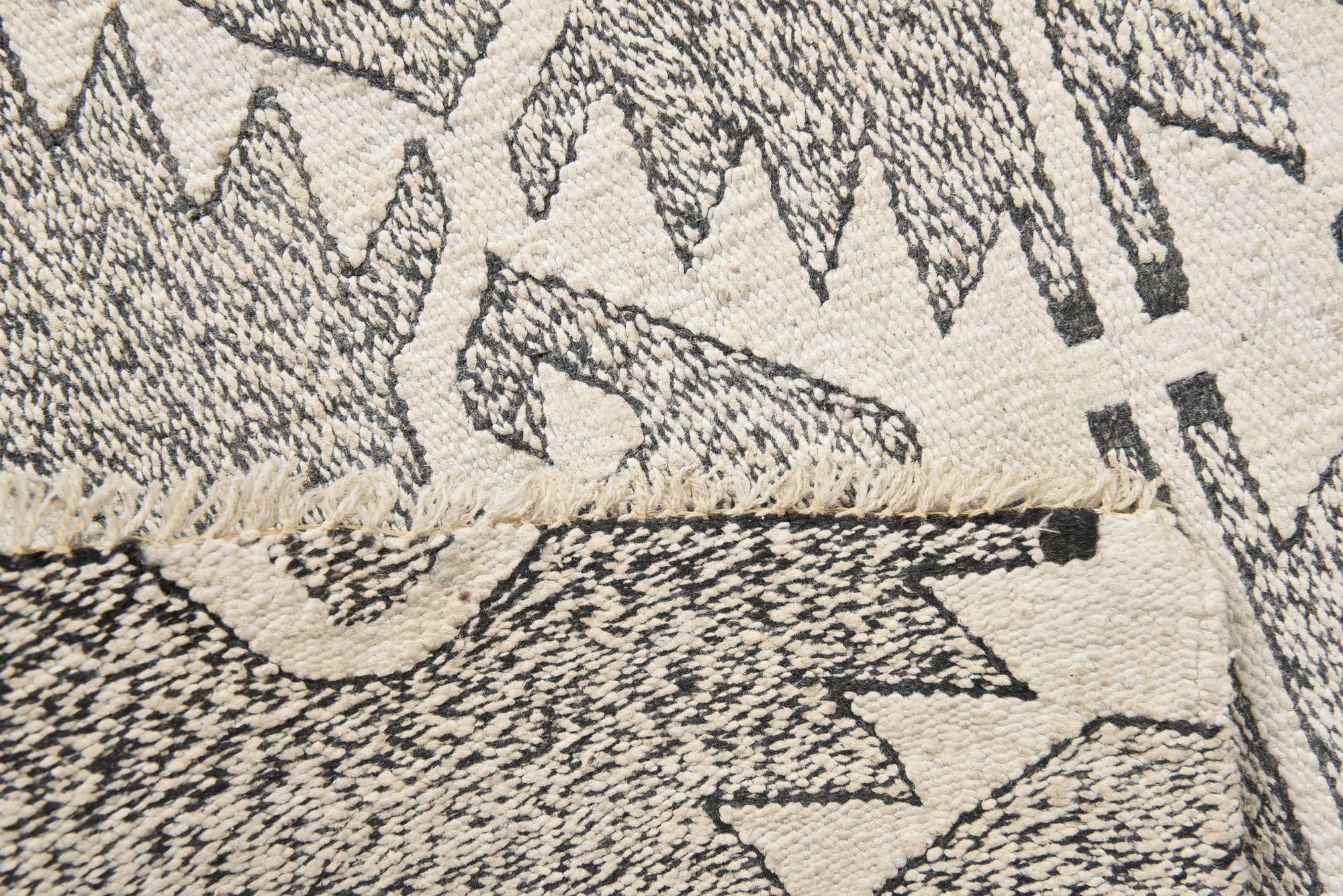 5' 7 x 7' 10 Hand Woven Kilim Modern Wool Rug