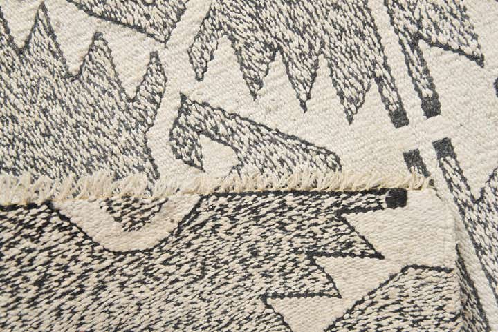 5' 7 x 7' 10 Hand Woven Kilim Modern Wool Rug