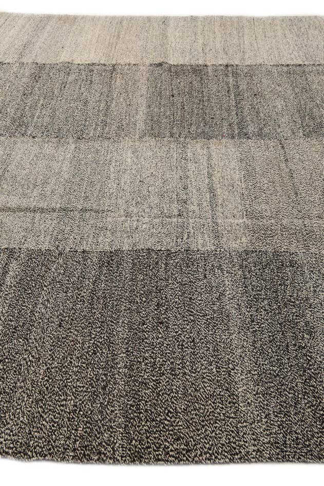 Detail image of 8' 5 x 9' 10 Hand Woven Kilim Modern Wool Rug