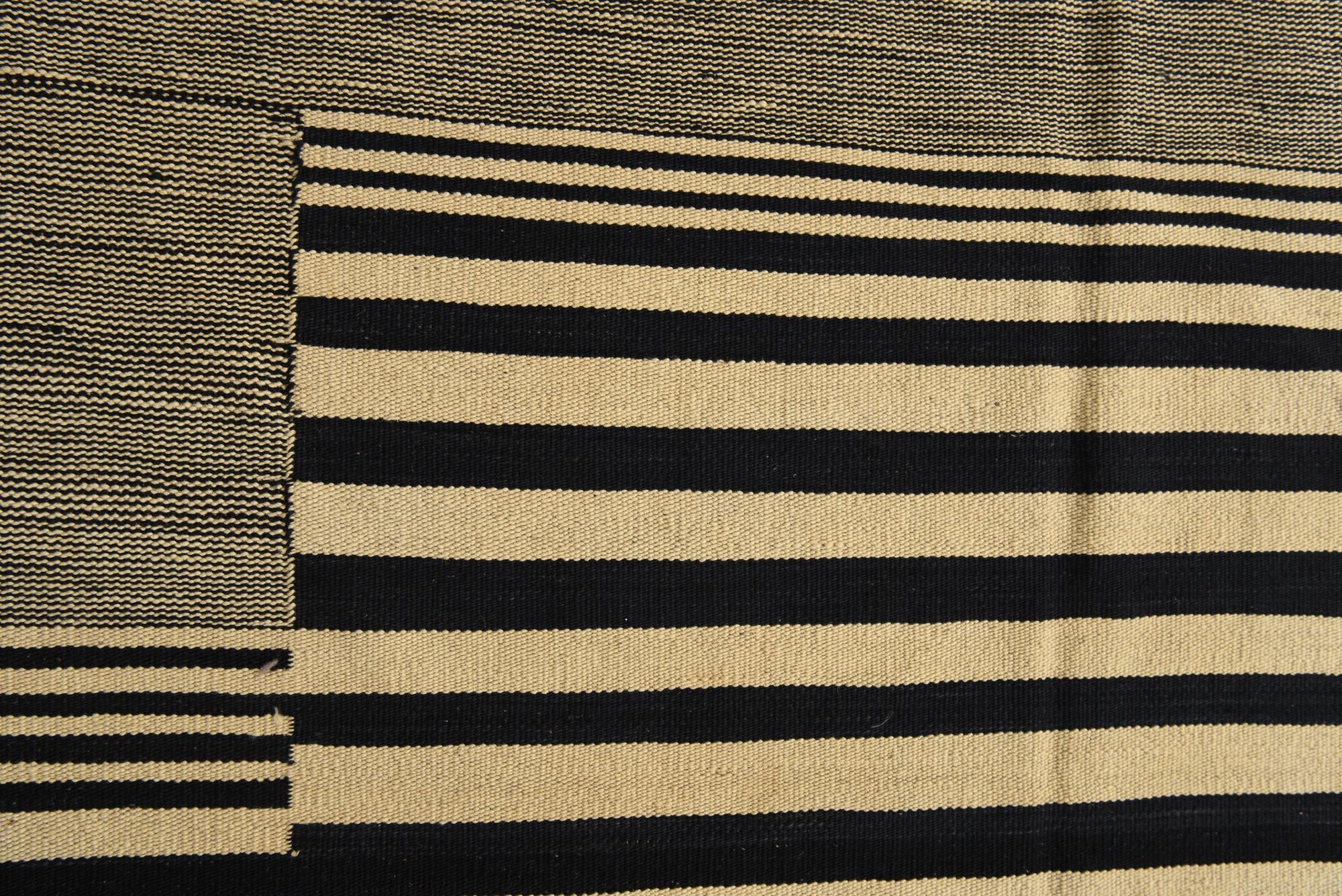 6' 6 x 9' 7 Hand Woven Kilim Modern Wool Rug