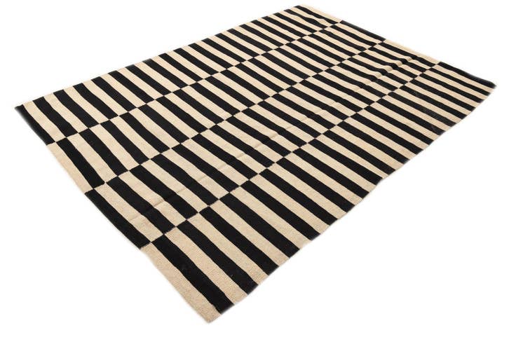 Detail image of 5' 7 x 7' 10 Hand Woven Kilim Modern Wool Rug