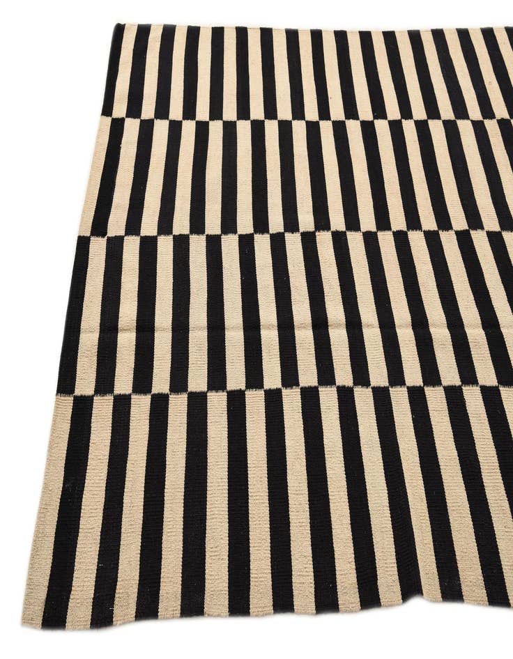 Detail image of 5' 7 x 7' 10  Hand Woven Kilim Modern Wool Rug