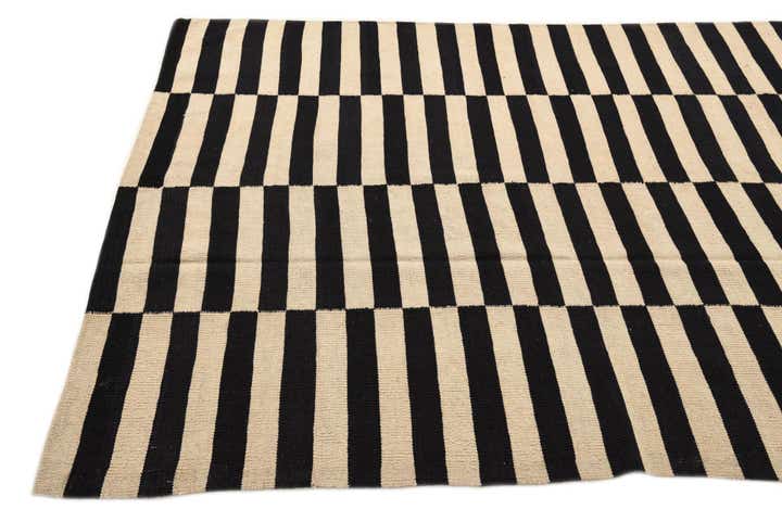 5' 7 x 7' 10 Hand Woven Kilim Modern Wool Rug