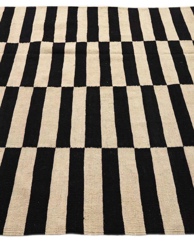 Detail image of 5' 5 x 7' 9  Hand Woven Kilim Modern Wool Rug