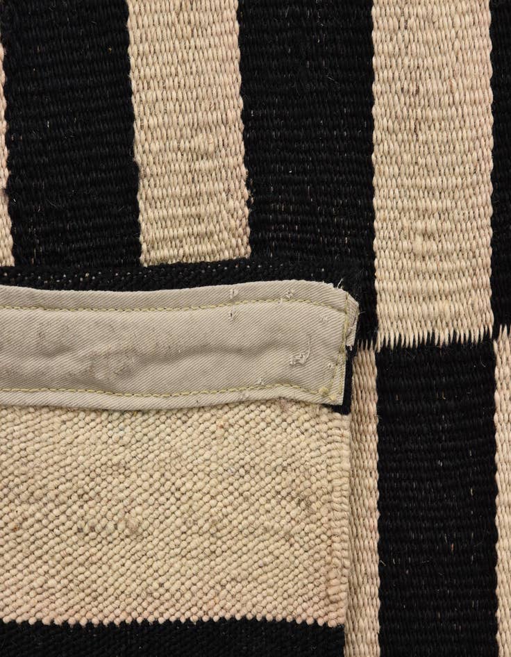 Detail image of 5' 5 x 7' 9  Hand Woven Kilim Modern Wool Rug