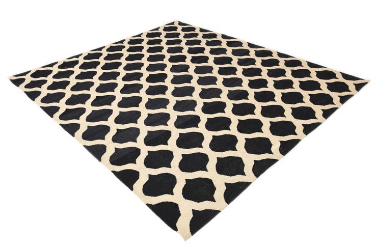 Detail image of 8' 7 x 9' 6 Hand Woven Kilim Modern Wool Rug