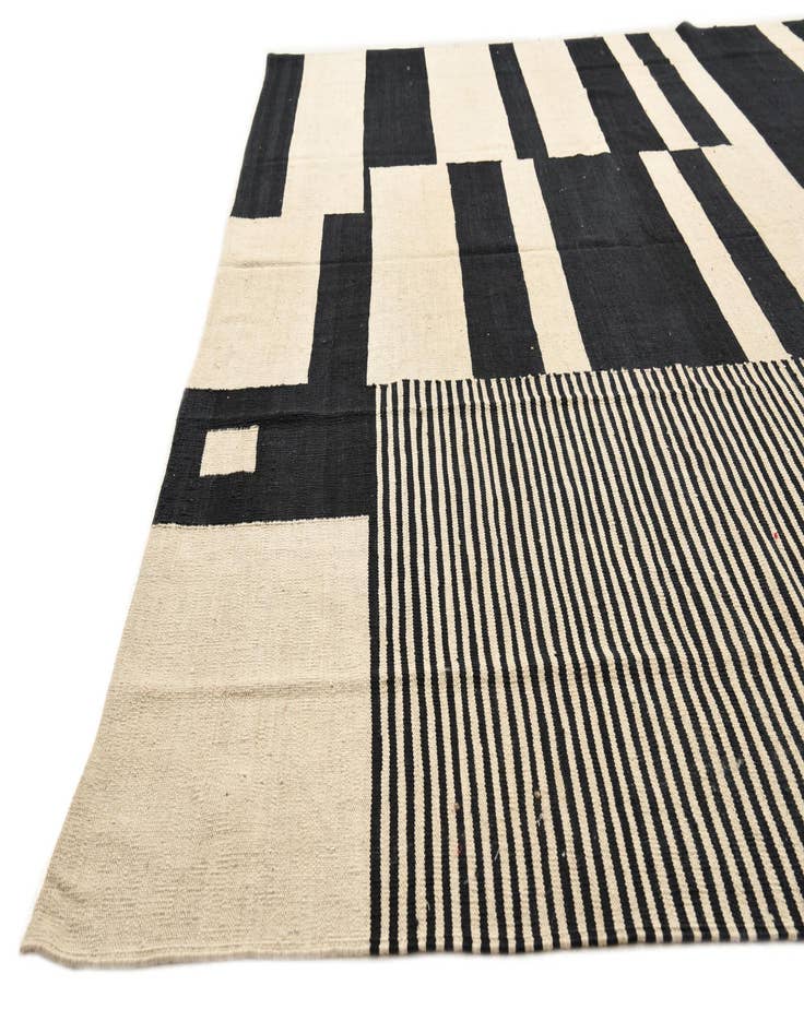 Detail image of 8' 6 x 9' 9  Hand Woven Kilim Modern Wool Rug