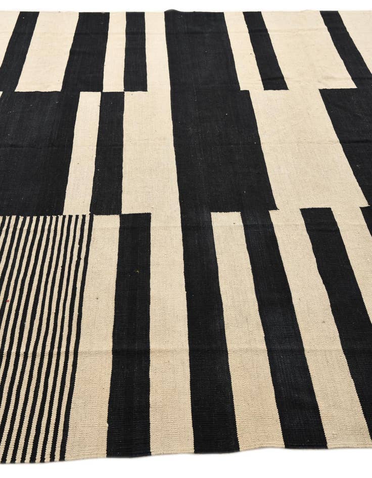 Detail image of 8' 6 x 9' 9  Hand Woven Kilim Modern Wool Rug