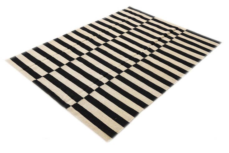Detail image of 4' 4 x 5' 11 Hand Woven Kilim Modern Wool Rug