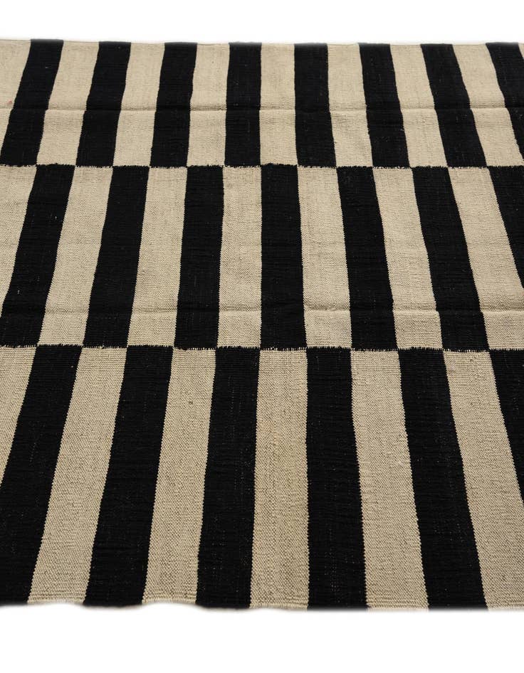 Detail image of 4' 4 x 5' 11  Hand Woven Kilim Modern Wool Rug