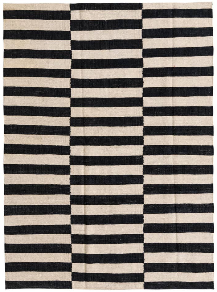 Detail image of 4' 4 x 5' 11 Hand Woven Kilim Modern Wool Rug