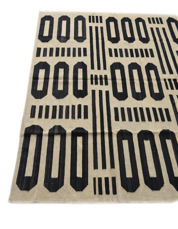 Detail image of 5' 9 x 7' 10  Hand Woven Kilim Modern Wool Rug