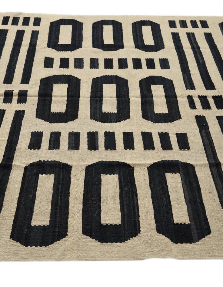 Detail image of 5' 9 x 7' 10  Hand Woven Kilim Modern Wool Rug